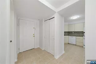 403 Livingston Ct N403, Edgewater, NJ 07020 - Photo 10