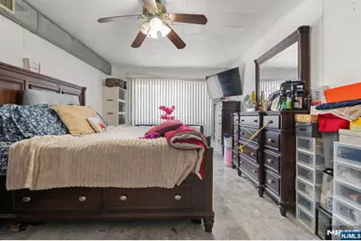 379 Chamberlain Avenue, Paterson, NJ 07502 - Photo 32
