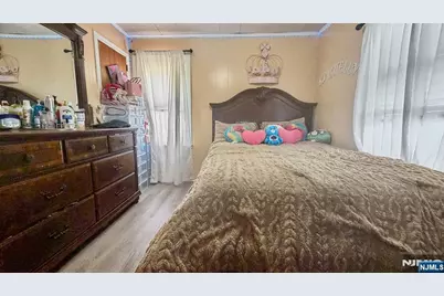 379 Chamberlain Avenue, Paterson, NJ 07502 - Photo 34