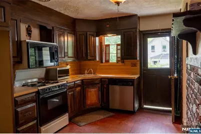 10 Moore Place, Nutley, NJ 07110 - Photo 12
