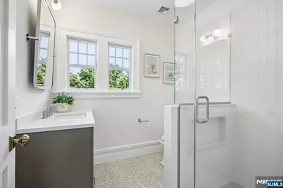 150 Gordonhurst Avenue, Montclair, NJ 07043 - Photo 32