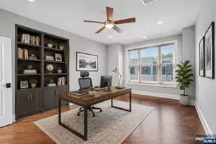 20 Marquis Ct, Edgewater, NJ 07020 - Photo 16