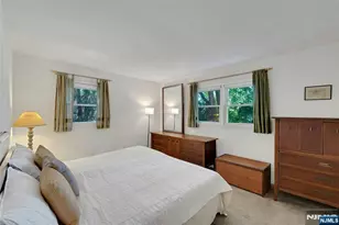 36 Hirschfeld Pl, New Milford, NJ 07646 - Photo 16