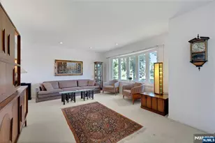 36 Hirschfeld Pl, New Milford, NJ 07646 - Photo 6