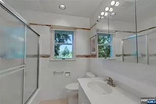 36 Hirschfeld Pl, New Milford, NJ 07646 - Photo 20