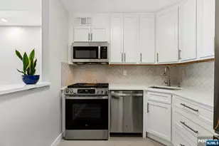 2000 Linwood Ave 14D, Fort Lee, NJ 07024 - Photo 2