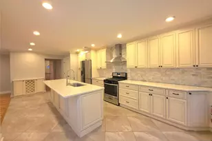 2461 Rossett St, Fort Lee, NJ 07024 - Photo 6