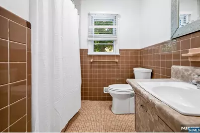 101 Pinecrest Terrace, Wayne, NJ 07470 - Photo 16