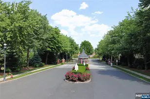 312 Wilshire Dr, Nutley, NJ 07110 - Photo 30