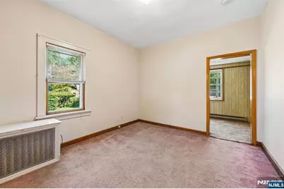327 E Saint Cloud Avenue, West Orange Township, NJ 07052 - Photo 14