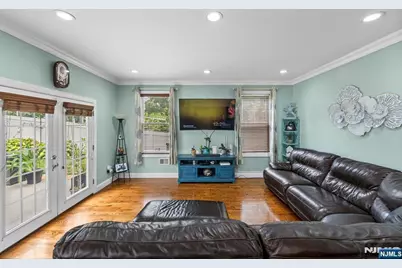 39 Paterson Avenue, Clifton, NJ 07014 - Photo 16