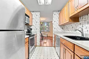 200 Grand Cove Way 2C, Edgewater, NJ 07020 - Photo 14