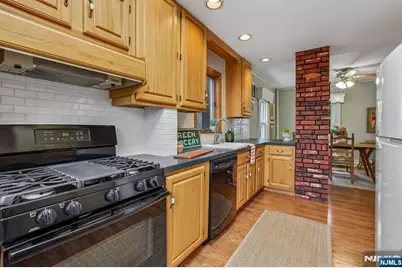 46 Highland Avenue, Nutley, NJ 07110 - Photo 14