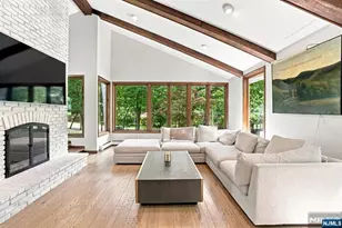 7 Sleepy Hollow Rd, Upper Saddle River, NJ 07458 - Photo 2