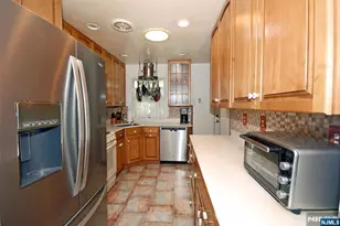 42 Oak Ridge Rd, Clifton, NJ 07013 - Photo 10