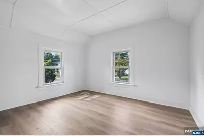 80 Glenwild Avenue, Bloomingdale, NJ 07403 - Photo 18