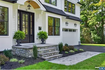 21 Pomona Avenue, Pequannock Township, NJ 07444 - Photo 2