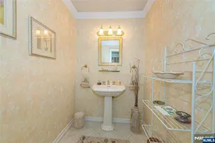 2 Blueberry Ct, Mahwah, NJ 07430 - Photo 16