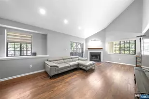 3402 Whittier Ct, Mahwah, NJ 07430 - Photo 4