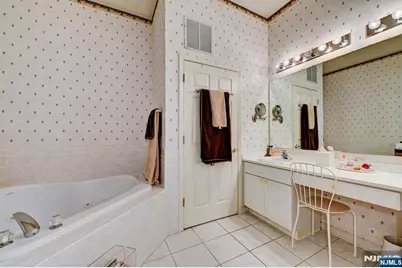 1409 Four Seasons Drive, Wayne, NJ 07470 - Photo 26