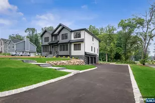 11 Eagles Nest Ter, West Milford, NJ 07480 - Photo 2