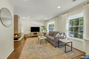 2206 Lancaster Ct, Mahwah, NJ 07430 - Photo 4
