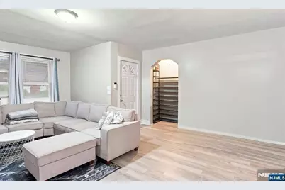 27 Philip Place, Irvington, NJ 07111 - Photo 8