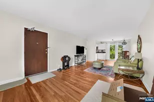 27-33 Corsa Terrace 8A, Ridgewood, NJ 07450 - Photo 10