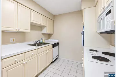 10 Smith Manor Boulevard, West Orange Township, NJ 07052 - Photo 18