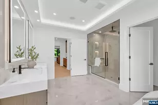 391 Burnet Pl, Paramus, NJ 07652 - Photo 30
