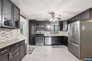 138 Rafkind Rd, Bloomingdale, NJ 07403 - Photo 10