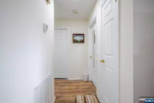 400 Crown Ct 571, Edgewater, NJ 07020 - Photo 6