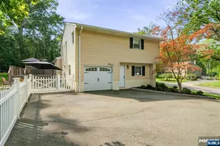 7 Ravine Dr, Woodcliff Lake, NJ 07677 - Photo 4