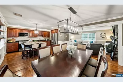 61 Geoffrey Way, Wayne, NJ 07470 - Photo 10