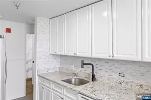 100 Old Palisade Road 3215, Fort Lee, NJ 07024 - Photo 18