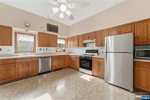 676 Belgrove Dr, Kearny, NJ 07032 - Photo 24