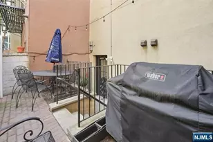 547 Bloomfield Street 4, Hoboken, NJ 07030 - Photo 20