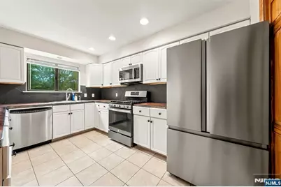 484 Teal Plaza, Secaucus, NJ 07094 - Photo 16