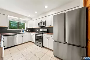 484 Teal Plaza, Secaucus, NJ 07094 - Photo 16
