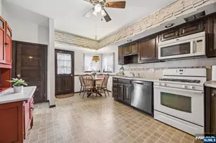 34 Hasbrouck Pl, Rutherford, NJ 07070 - Photo 16