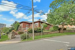 401 Adolphus Ave, Cliffside Park, NJ 07010 - Photo 4