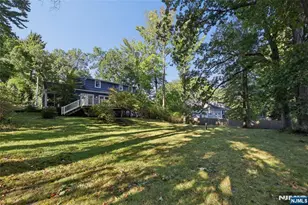 192 Rensselaer Rd, Essex Fells, NJ 07021 - Photo 6