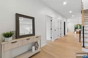 22 Reeve Cir, Millburn, NJ 07041 - Photo 2