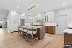22 Reeve Cir, Millburn, NJ 07041 - Photo 12