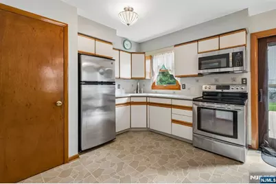 195 E Passaic Avenue, Bloomfield, NJ 07003 - Photo 6