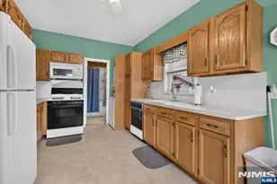 318 1st St, Saddle Brook Township, NJ 07663 - Photo 18