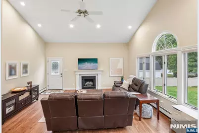 8 Mountain Way, Cedar Grove, NJ 07009 - Photo 16
