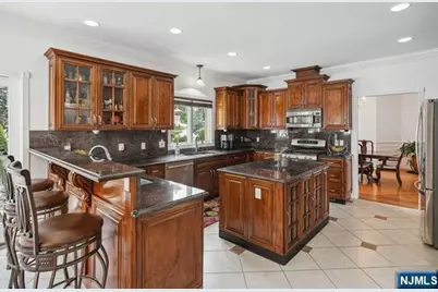 719 Cypress Street, New Milford, NJ 07646 - Photo 8