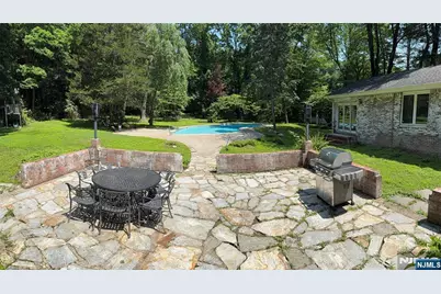 25 Ackerman Road, Saddle River, NJ 07458 - Photo 2
