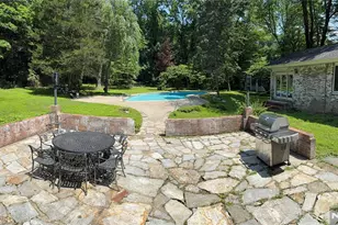 25 Ackerman Rd, Saddle River, NJ 07458 - Photo 2